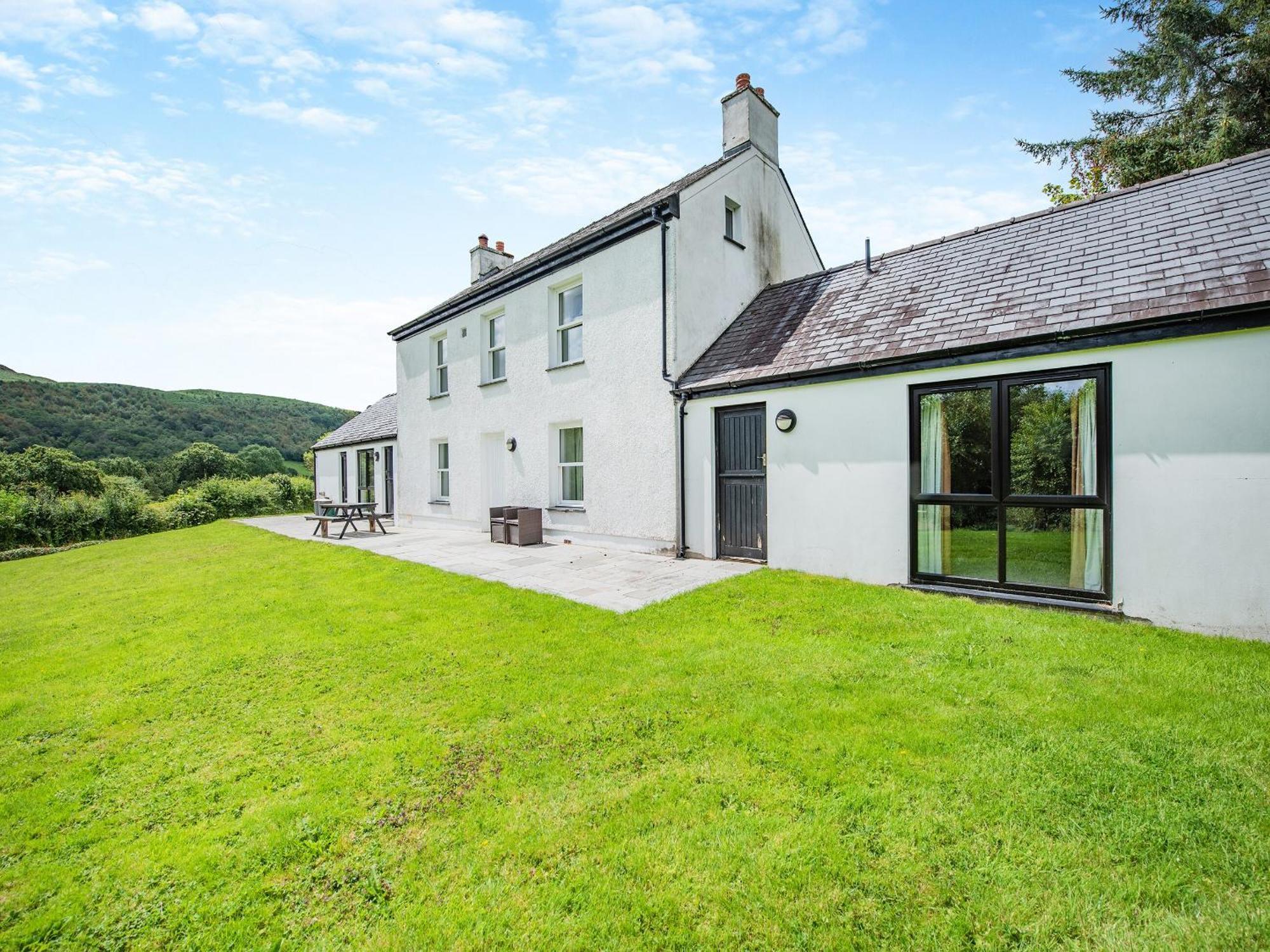 Villa Dolgoed House Llangadog Exterior foto